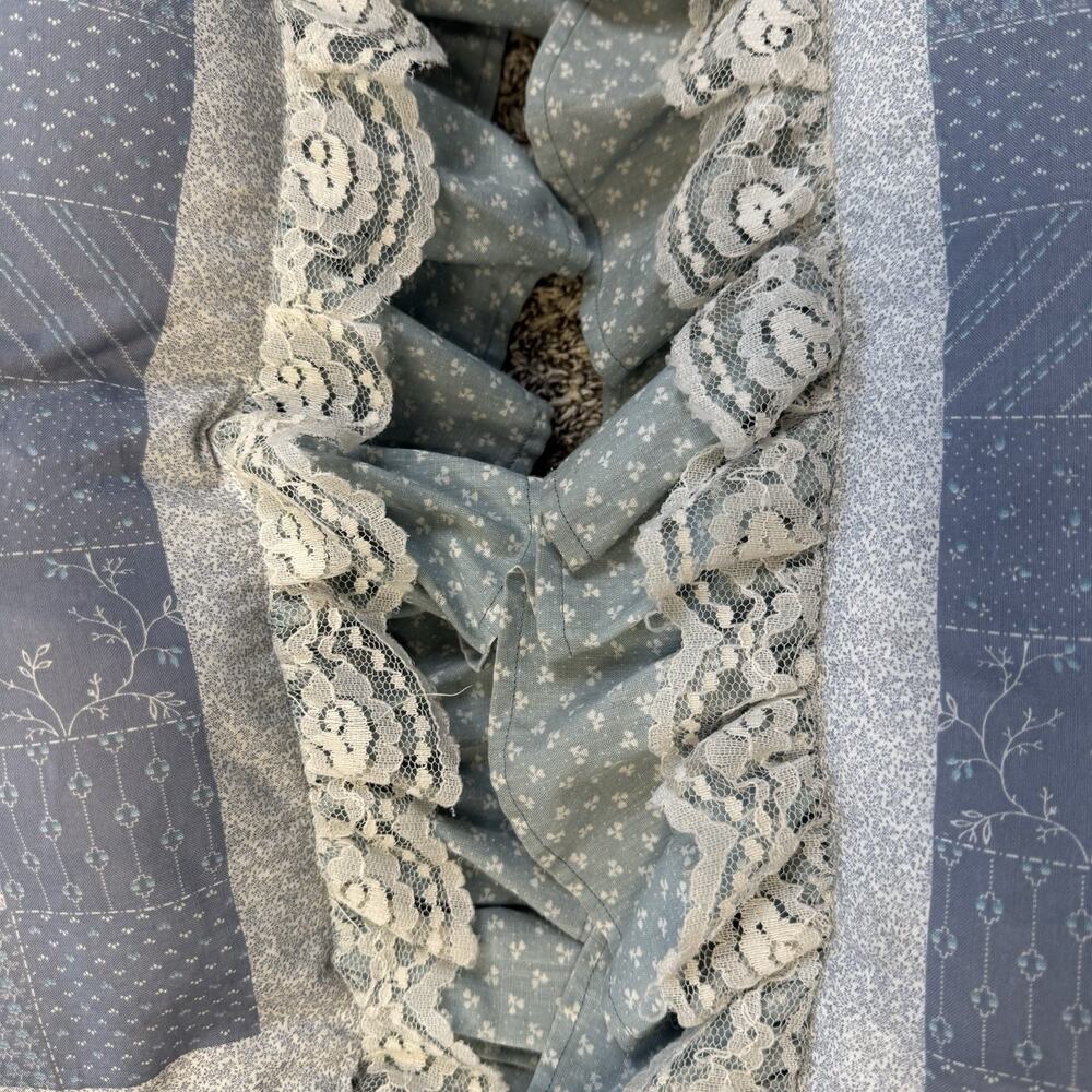 Vintage Set of 2 Cat Pillows w/Lace Country Blue Ruffle Trim Handmade - Picture 4 of 6